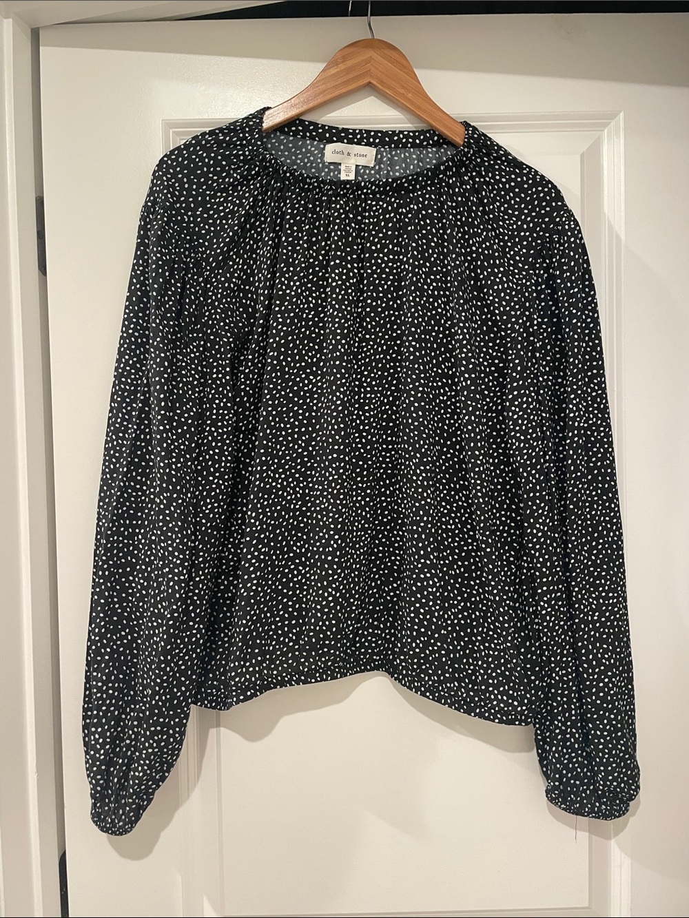 Anthropologie cloth & stone Black Long-Sleeve Dotted Blouse xl